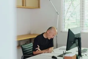 書くことは頭にあるアイデアをかたちにする第一歩｜プロダクトデザイナー・鈴木元