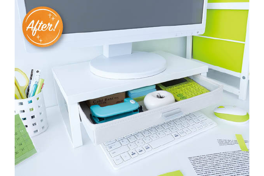 アフターの整理された机上