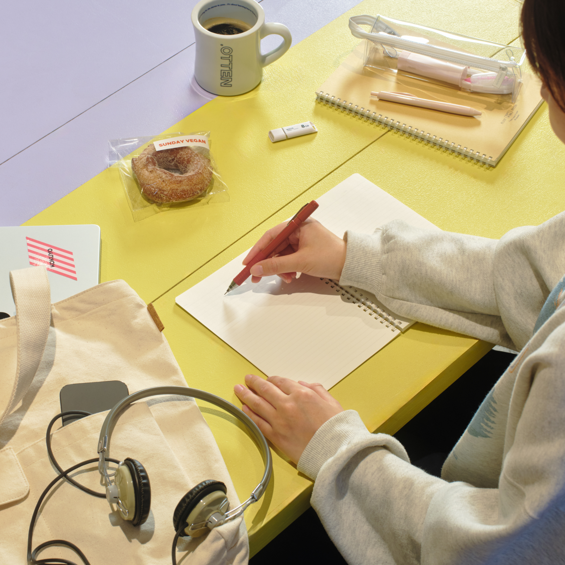 いつものあのカフェで、持ち運び勉強　サムネイル