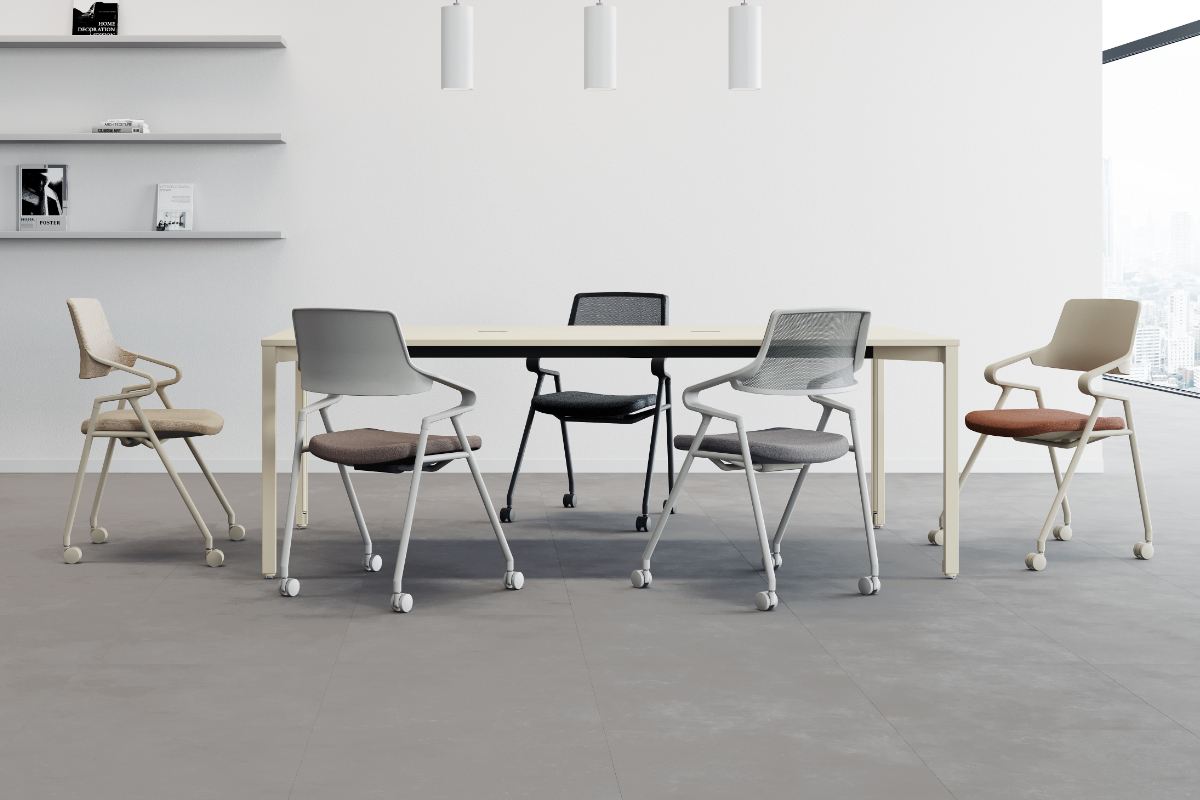 R Chair（アールチェアー）