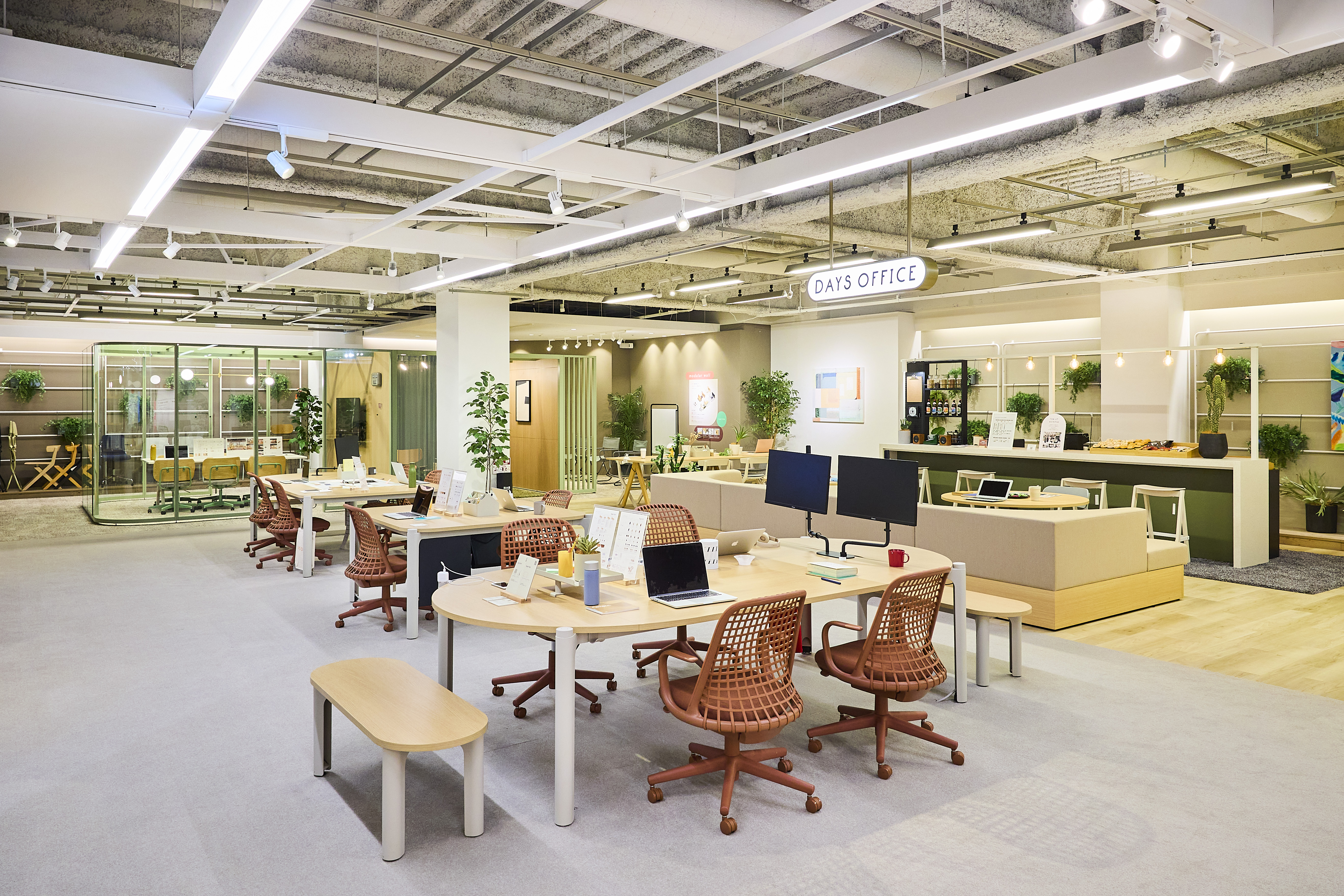 「DAYS OFFICE（デイズオフィス）」1