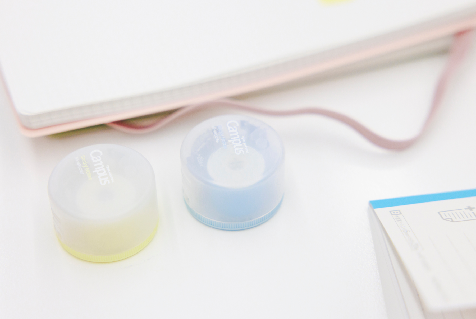 キャンパスノートとロールふせん