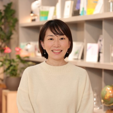 横手 綾美