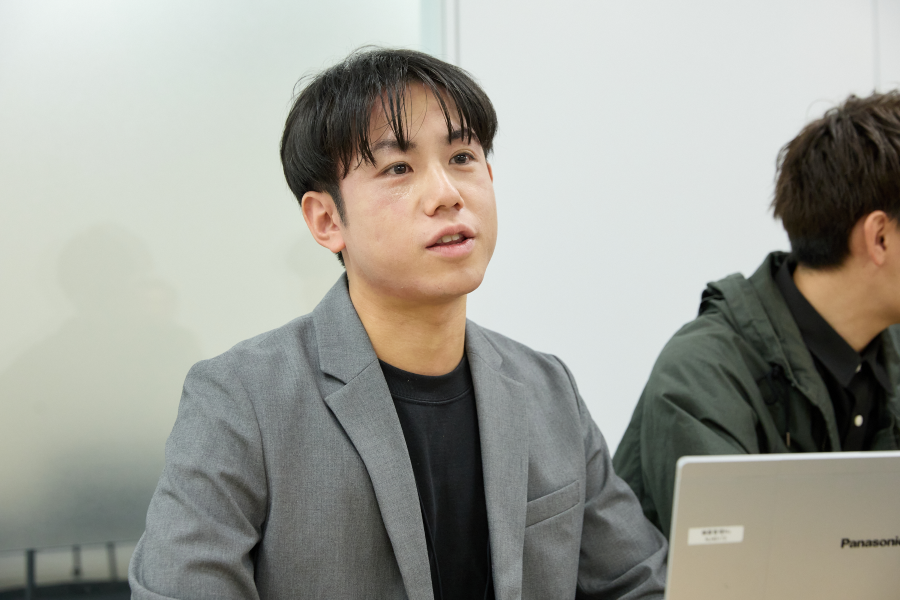 インタビューに答える保田（生産管理担当）