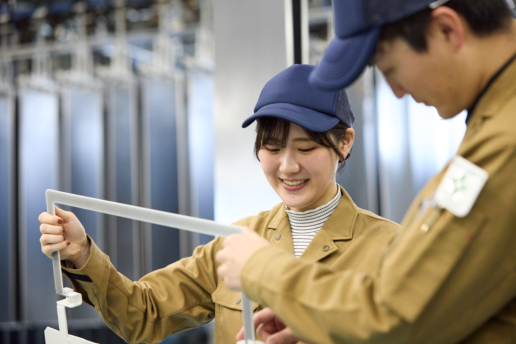 工場で働く様子_2