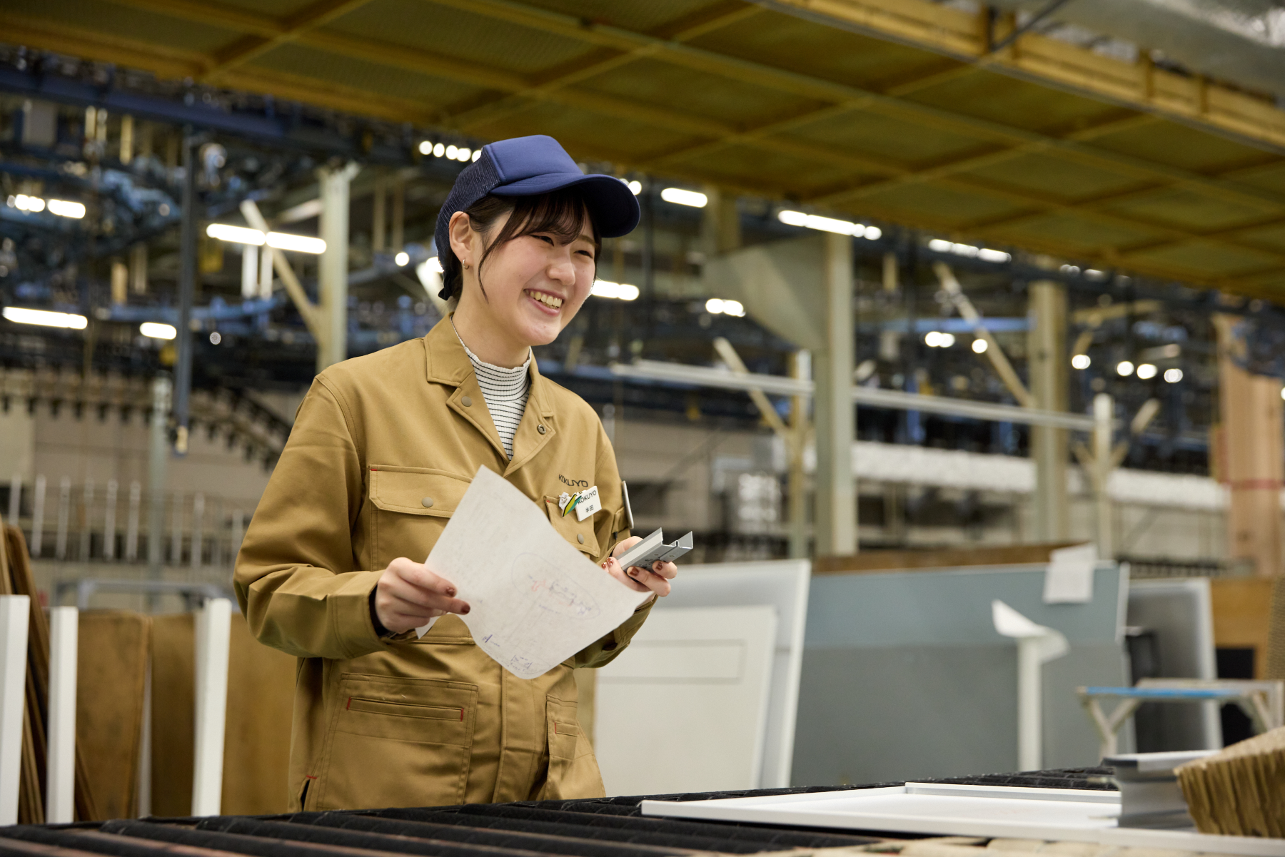 工場で働く様子_4