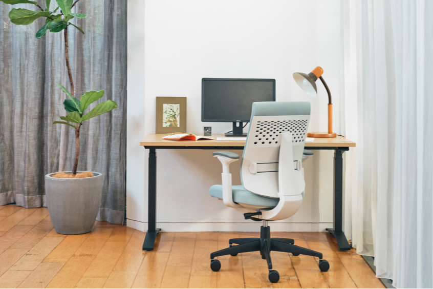 ハイブリッドワークとは？メリットや課題、成功させるポイントを徹底解説