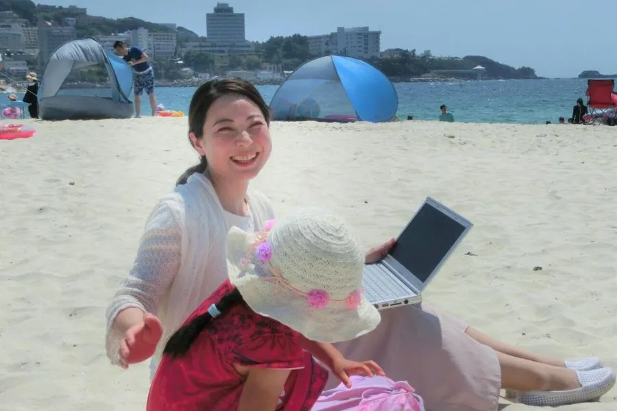 今村さんが2018年7月に和歌山県白浜町で親子ワーケーションをした際の写真