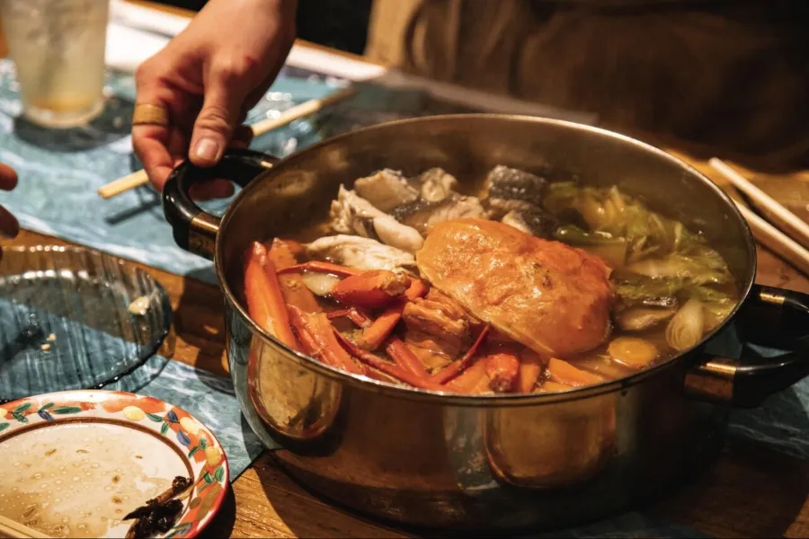 富山で口にする蟹料理や鍋は絶品。お酒が進みます