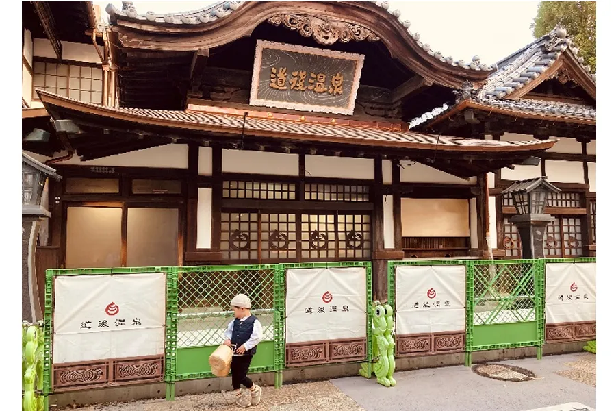 道後温泉本館。別館もあり、湯めぐりが楽しめます