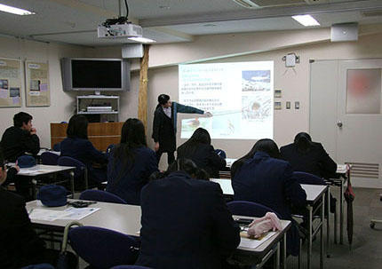 写真：「コクヨ工業滋賀にて環境」学習