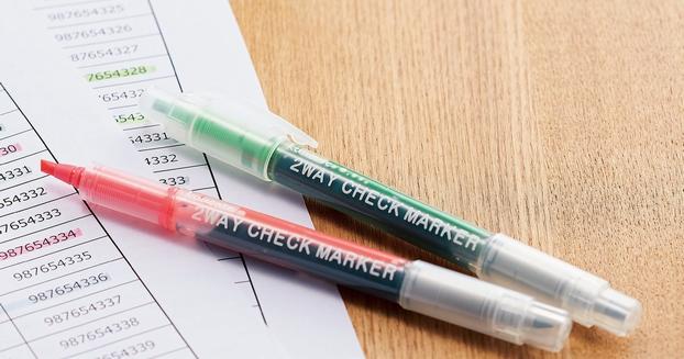 消し込み用グレーと蛍光色の2色が1本で使える 「カウコレ」プレミアム　2WAYチェックマーカー