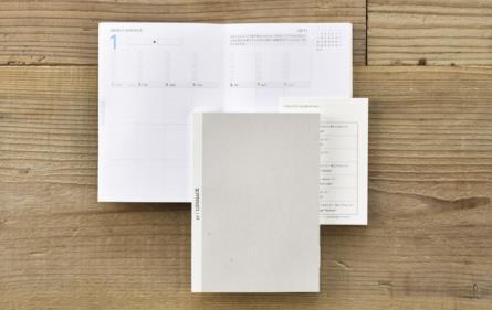 写真：trystrams 手帳2017 週間LIFEHACK　カバーなし