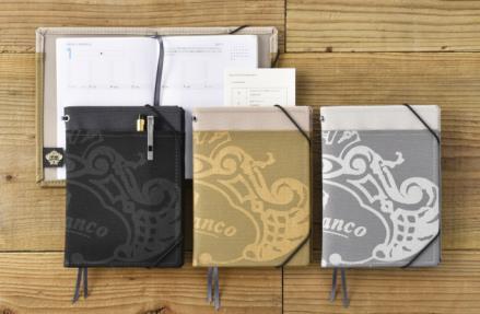 写真：Orobianco 手帳2017 週間LIFEHACK 織布カバー