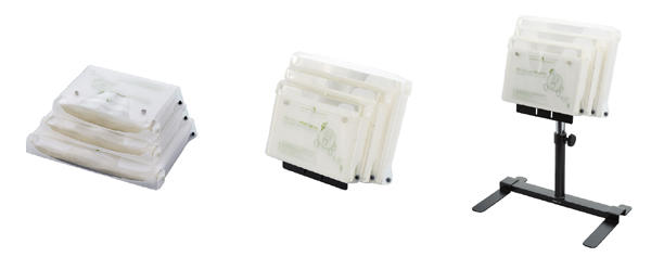 写真（左より）：「デリカバッグケースセット」、「デリカバッグケース卓上型セット」、 「デリカバッグケース床置き型セット」の各使用イメージ