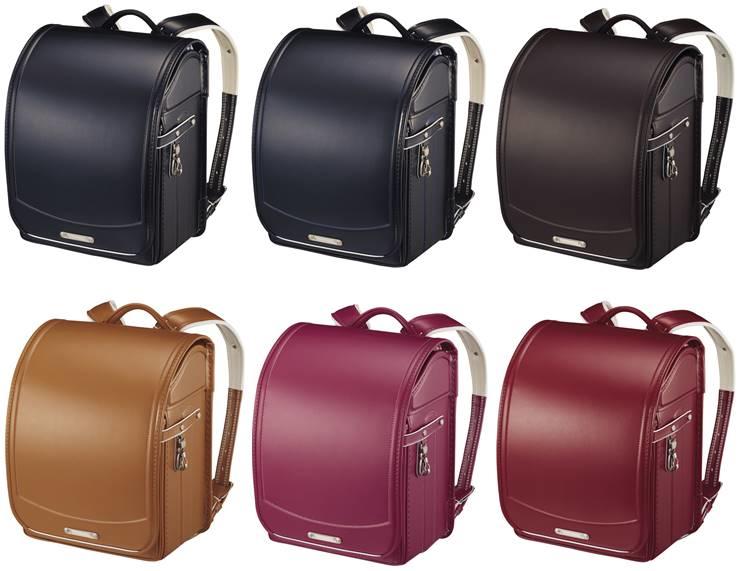 写真左：上下6品番「コクヨらくろくランドセル」