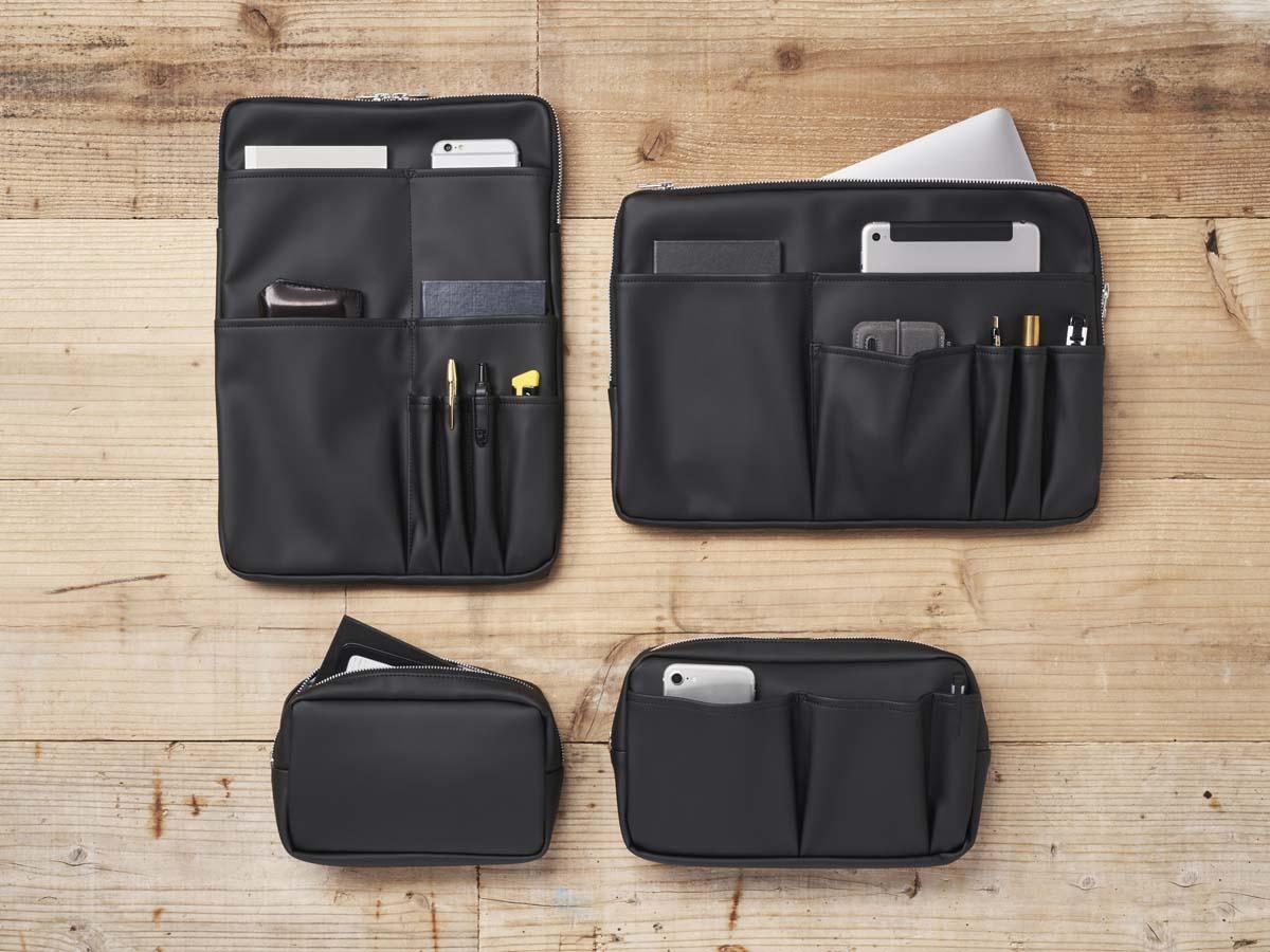 写真下（左）：ポーチS、（右）バッグインバッグM