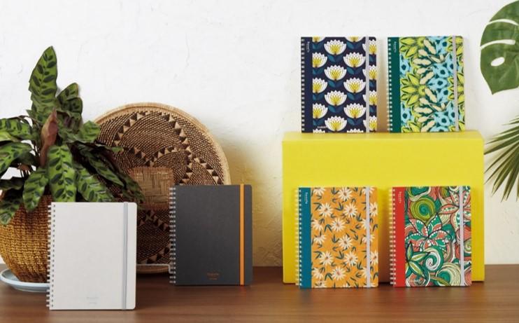 バイオマス樹脂を採用したソフトリングノート「Sooofa（板紙表紙タイプ