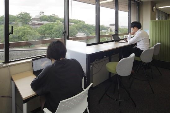 1人で思考するためのカウンター席