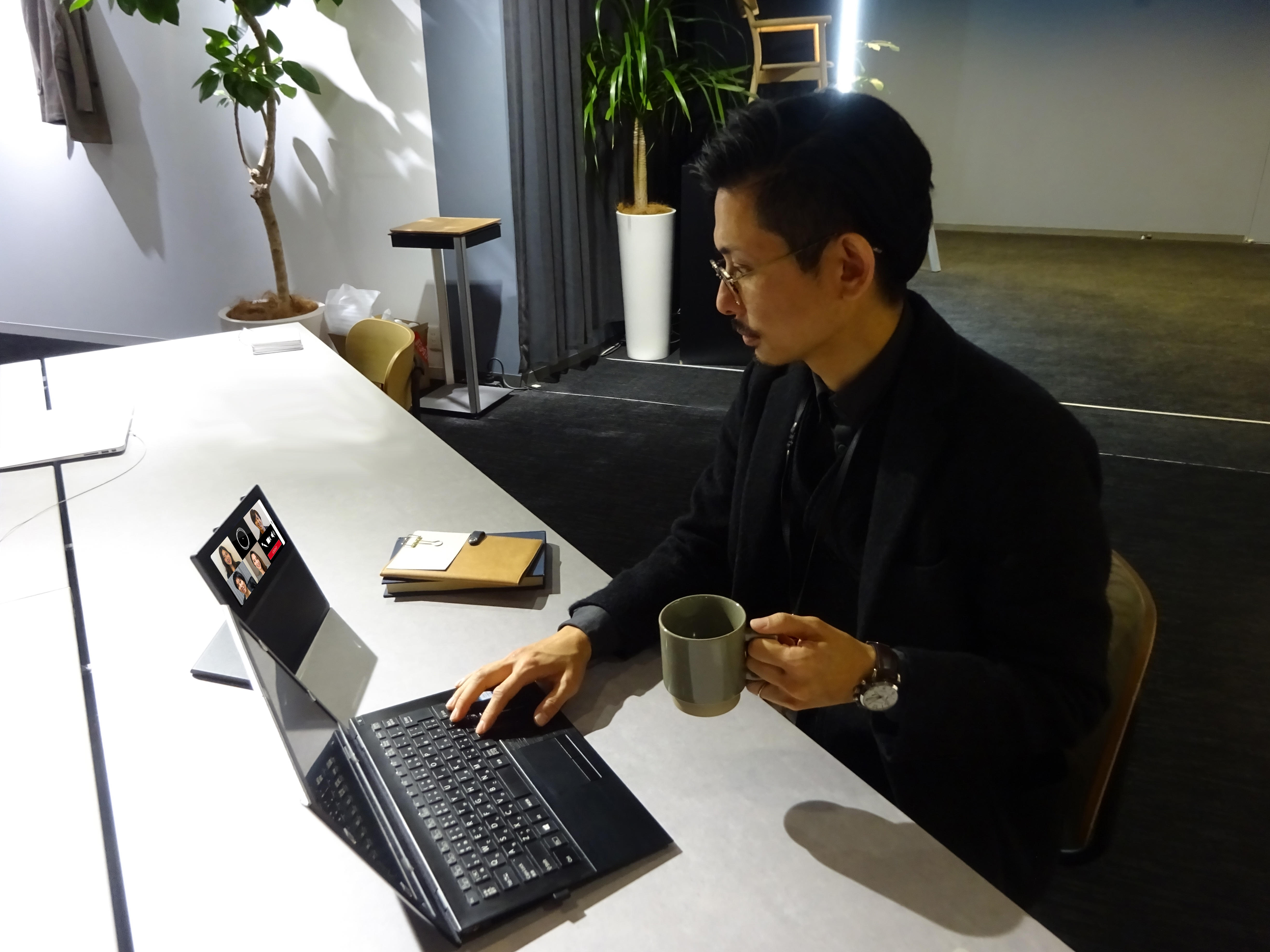 ＜実証実験の様子　※「Xperia PRO」は実証実験用の専用スタンドに設置。画面はイメージ＞