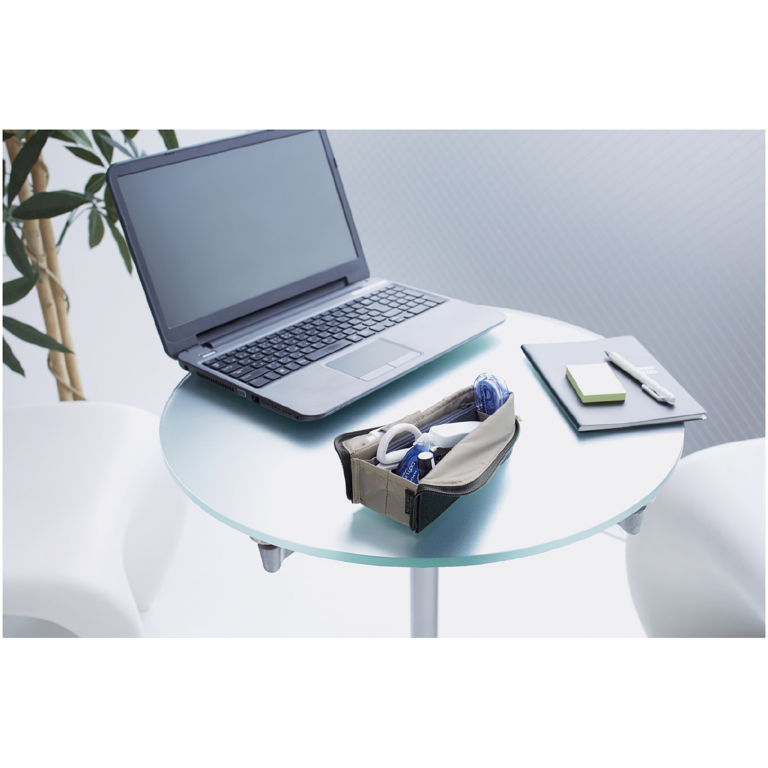 ネオクリッツワークサス　小物にアクセスしやすい