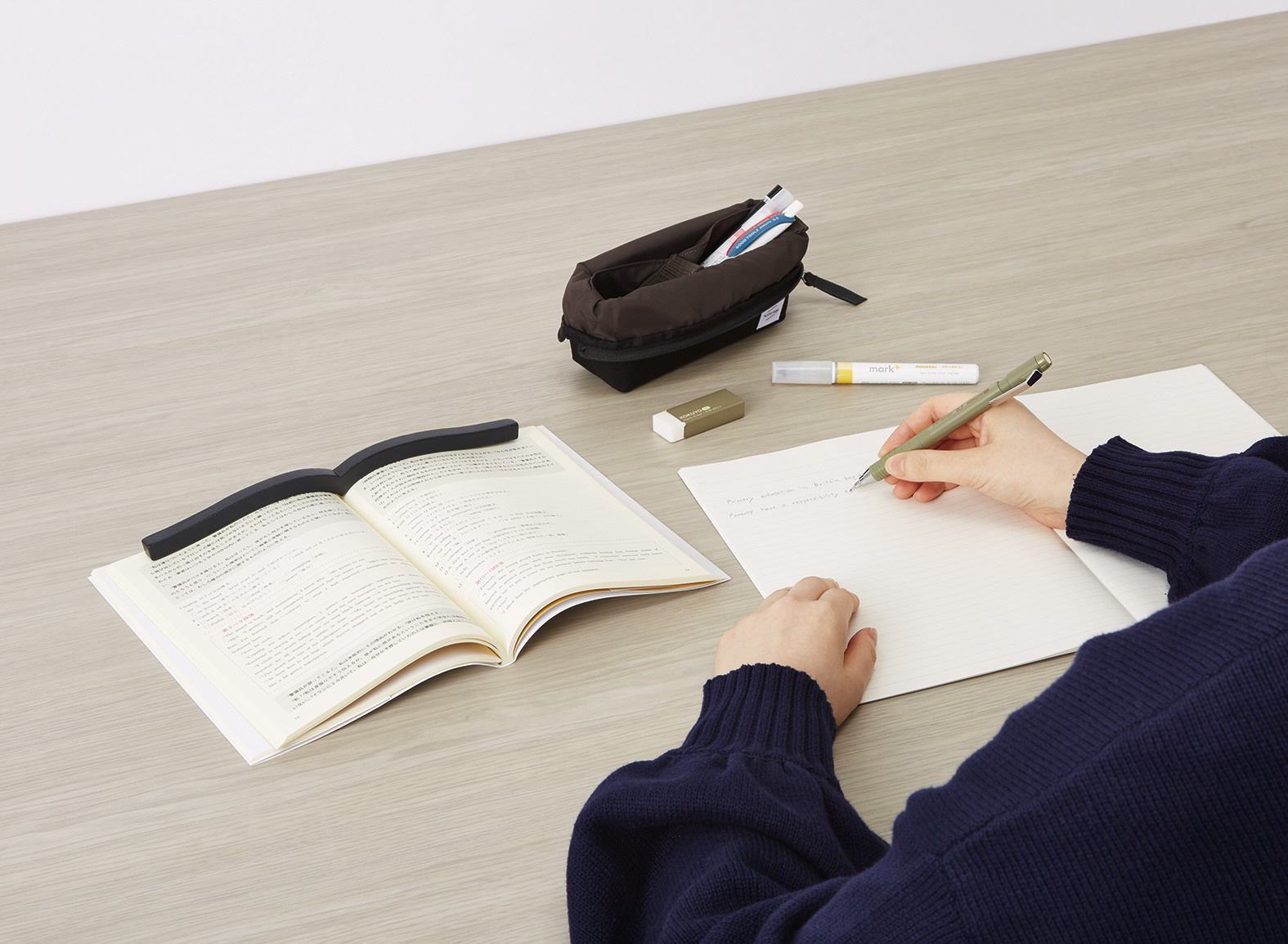 本に寄り添う文鎮_使い方02