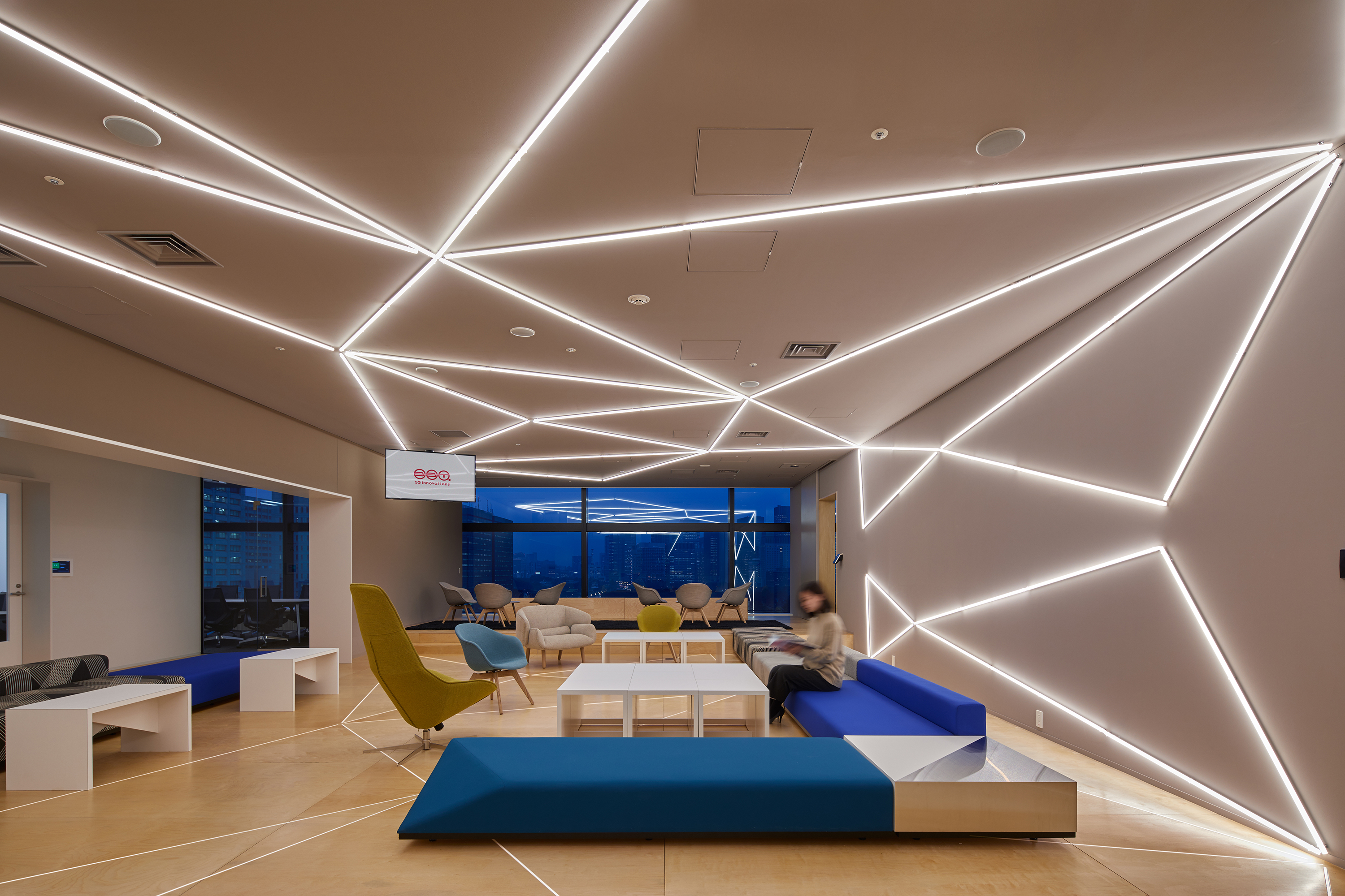 BroadBand Tower 5G Workplace オフィス画像02