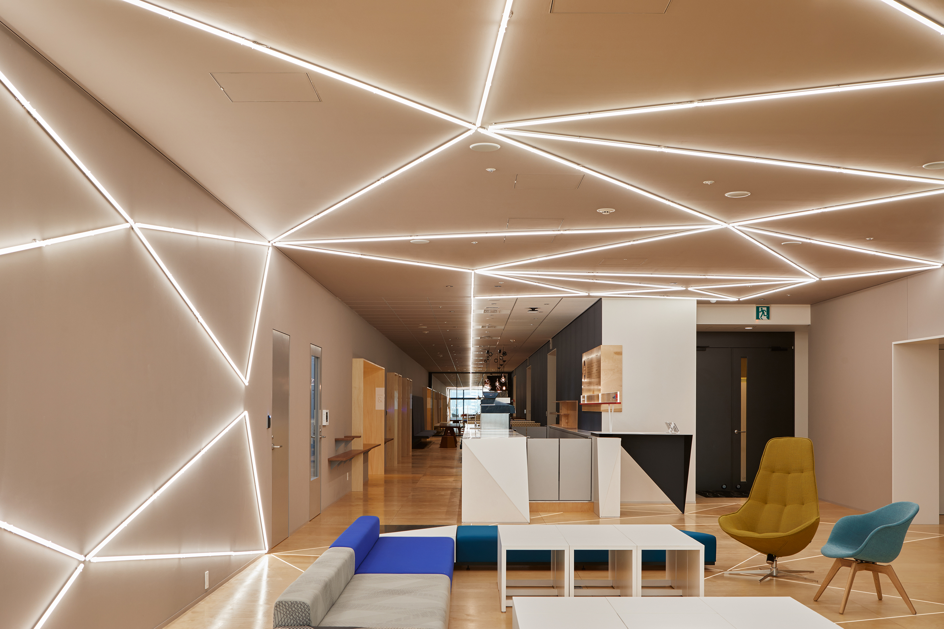 BroadBand Tower 5G Workplace オフィス画像03