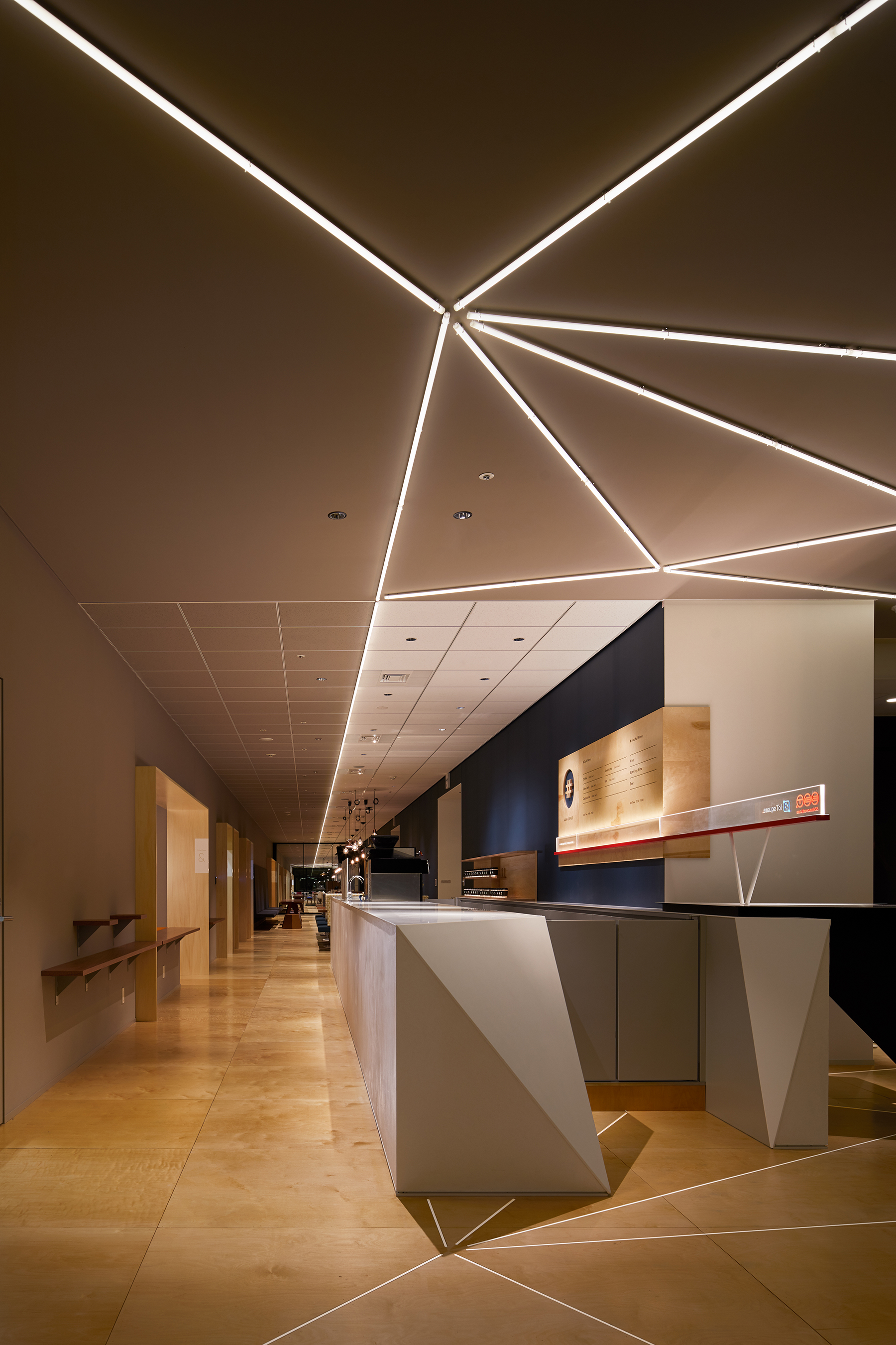 BroadBand Tower 5G Workplace オフィス画像04-2