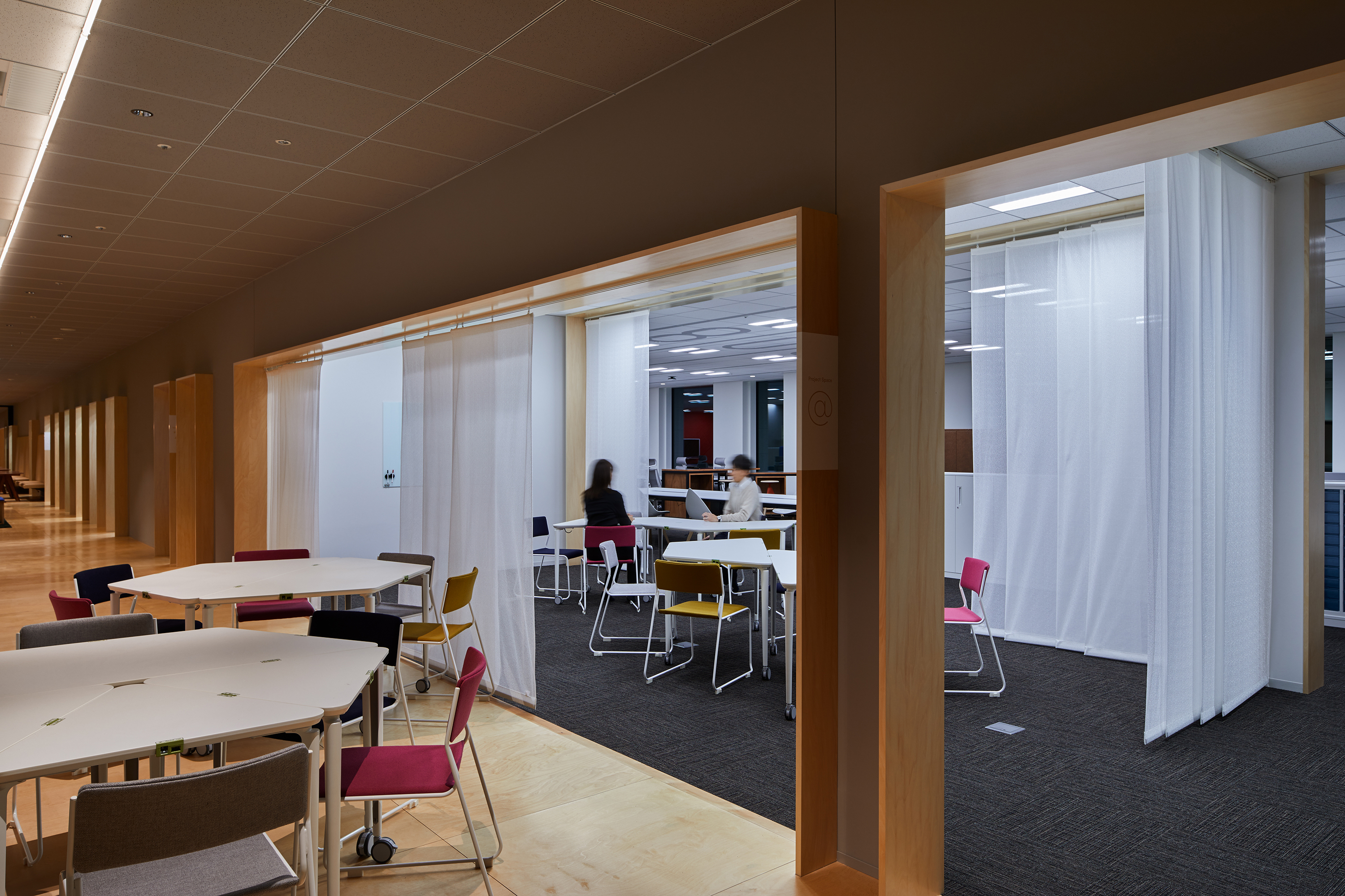 BroadBand Tower 5G Workplace オフィス画像14