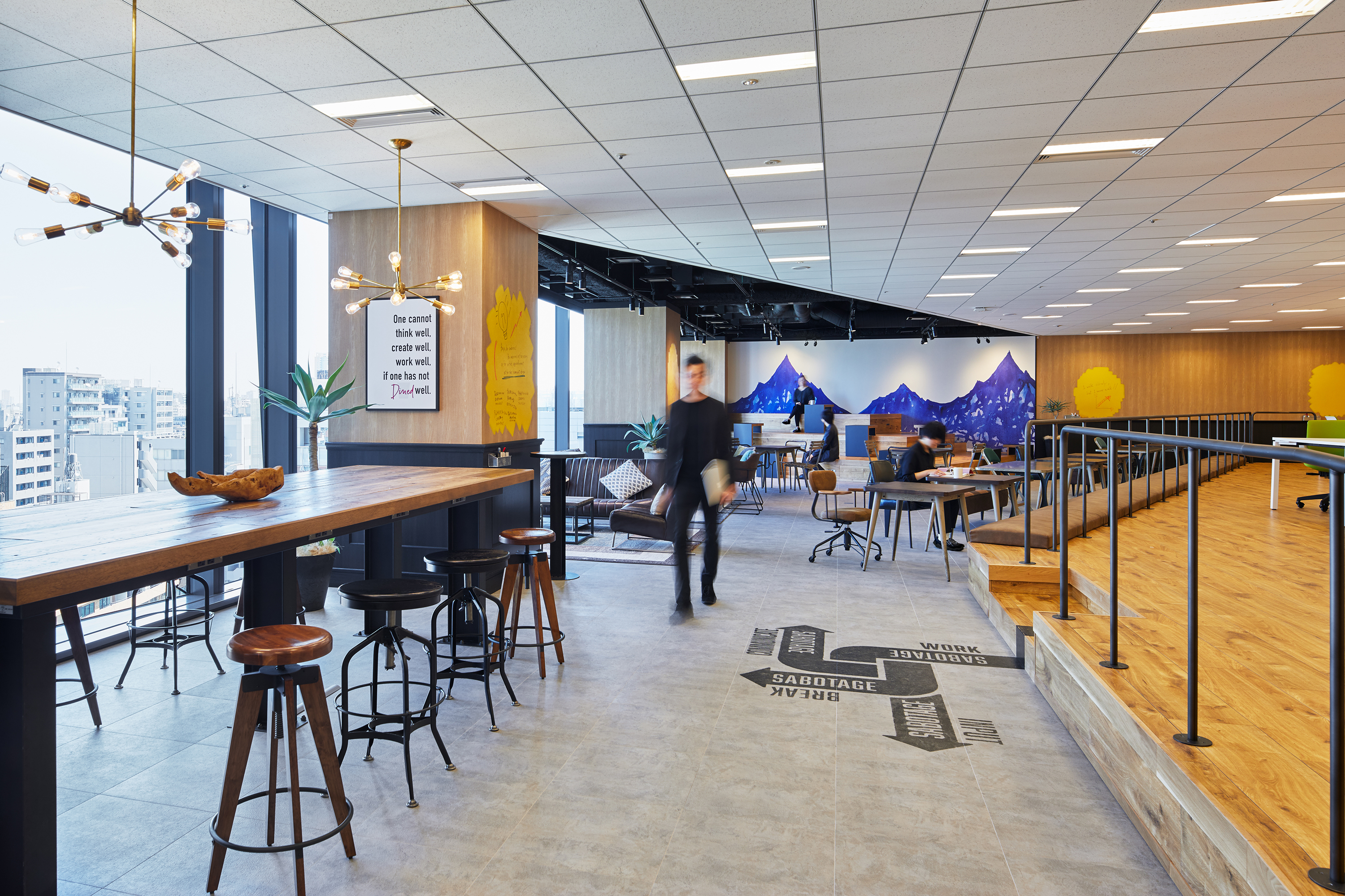 NISSIN FOODS HOLDINGS Creative Office オフィス画像04