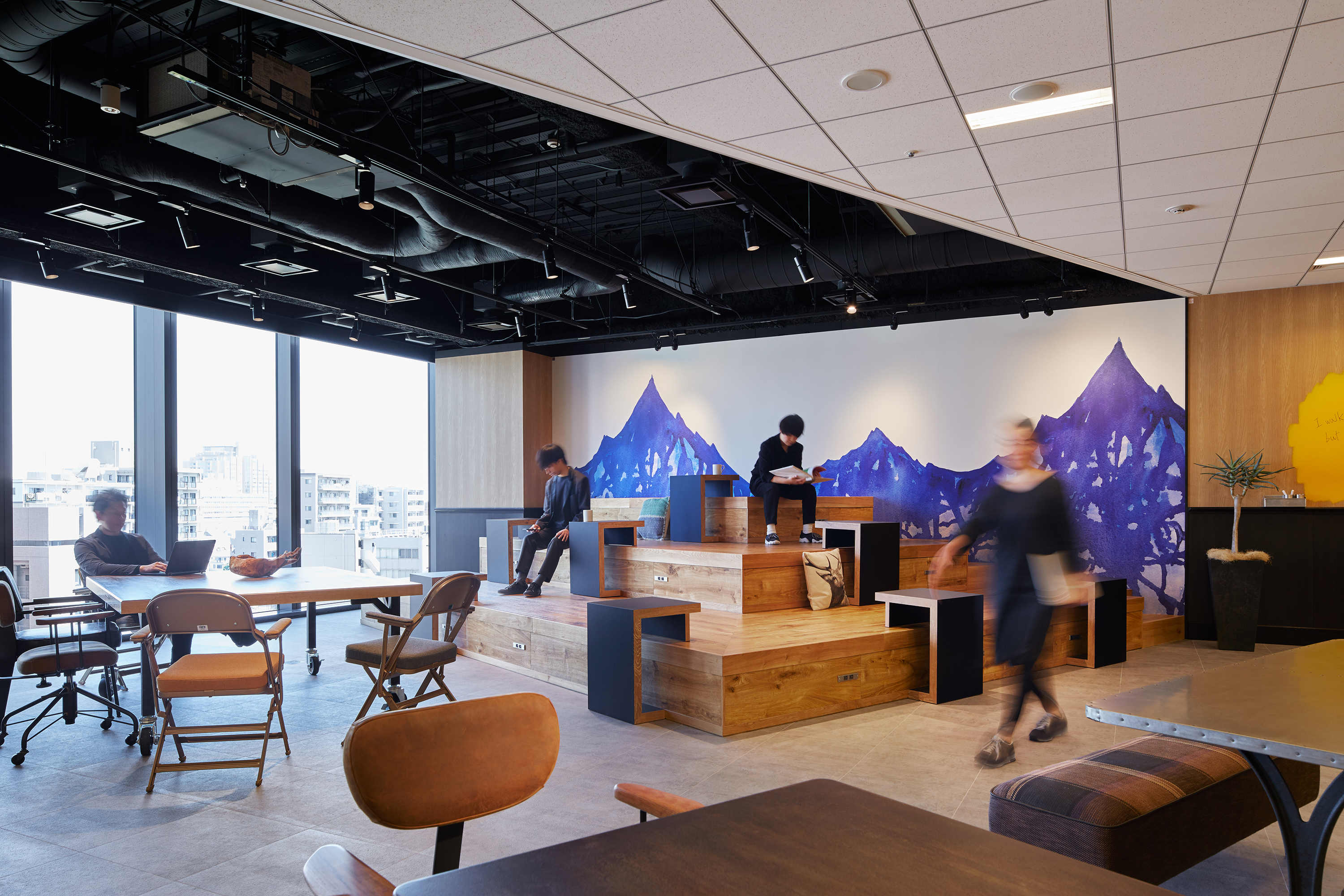 NISSIN FOODS HOLDINGS Creative Office オフィス画像06