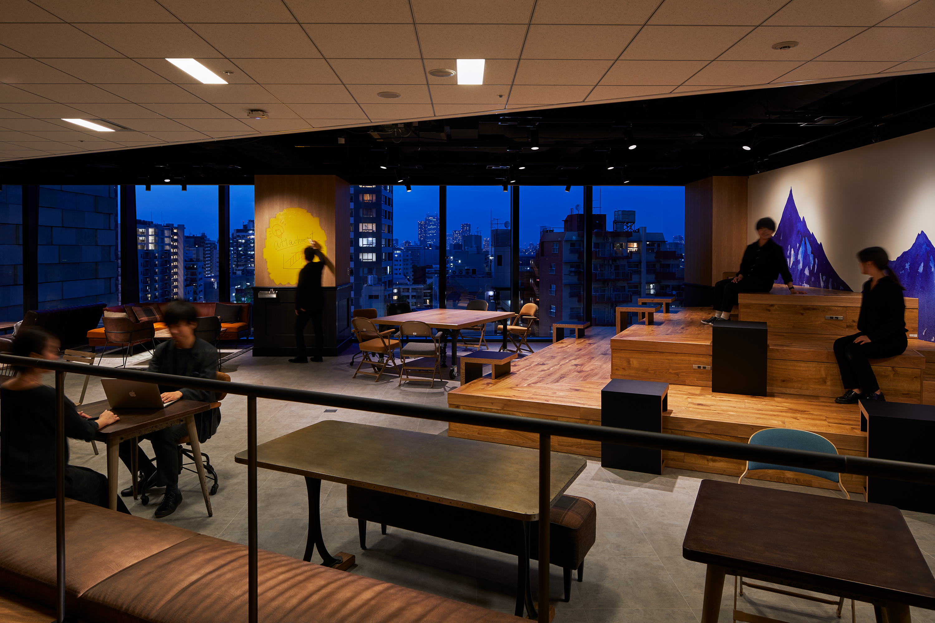 NISSIN FOODS HOLDINGS Creative Office オフィス画像07