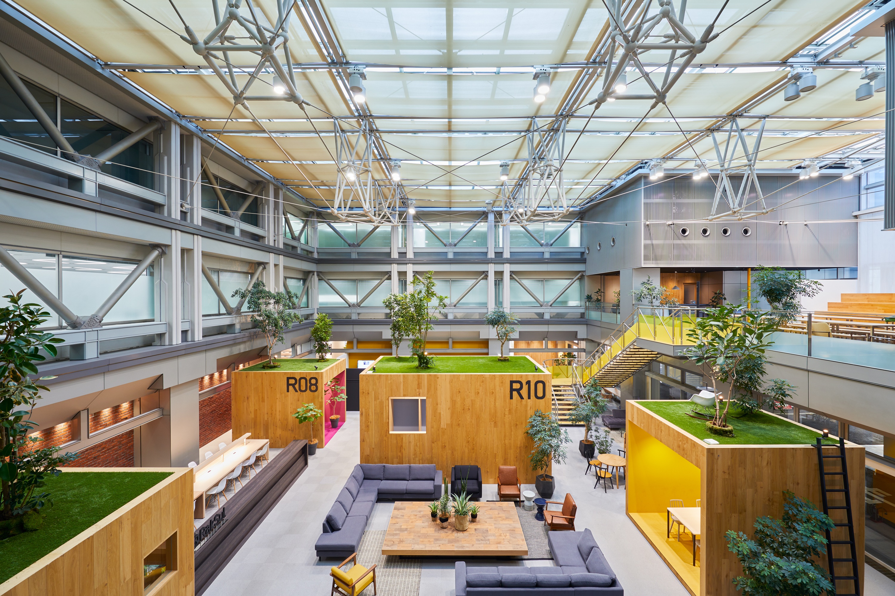 RAKSUL Head Office KV画像