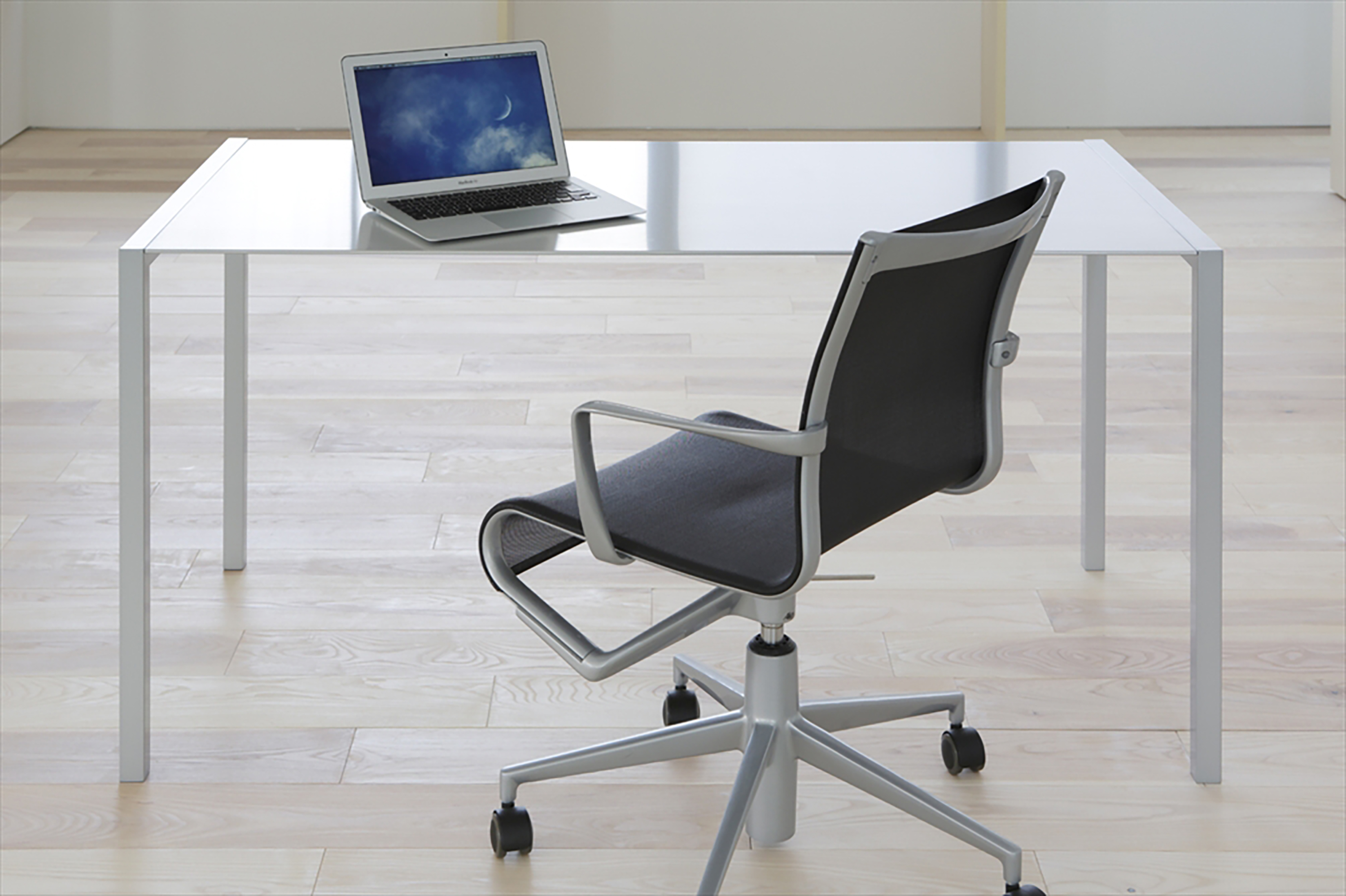 Takram Office Furniture Project オフィス画像03