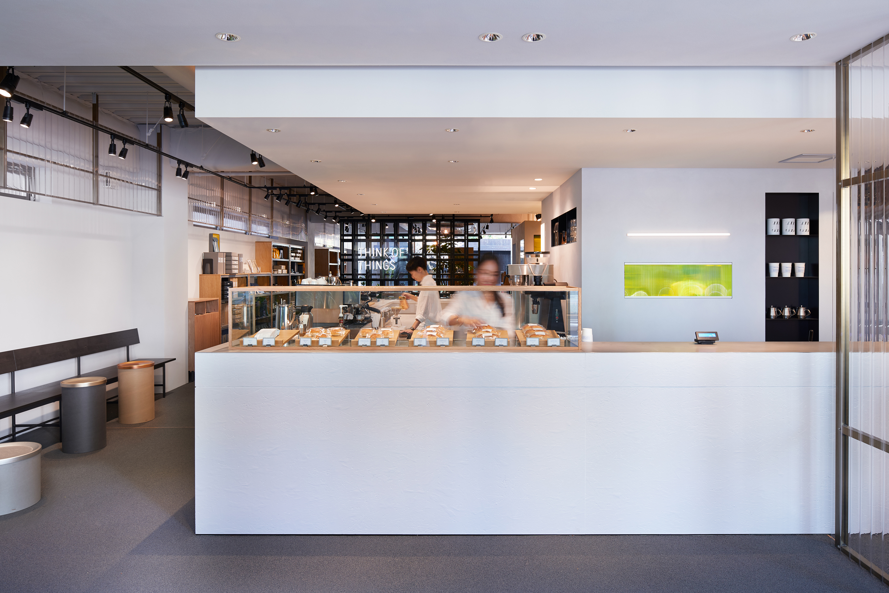 THINK OF THINGS オフィス画像02