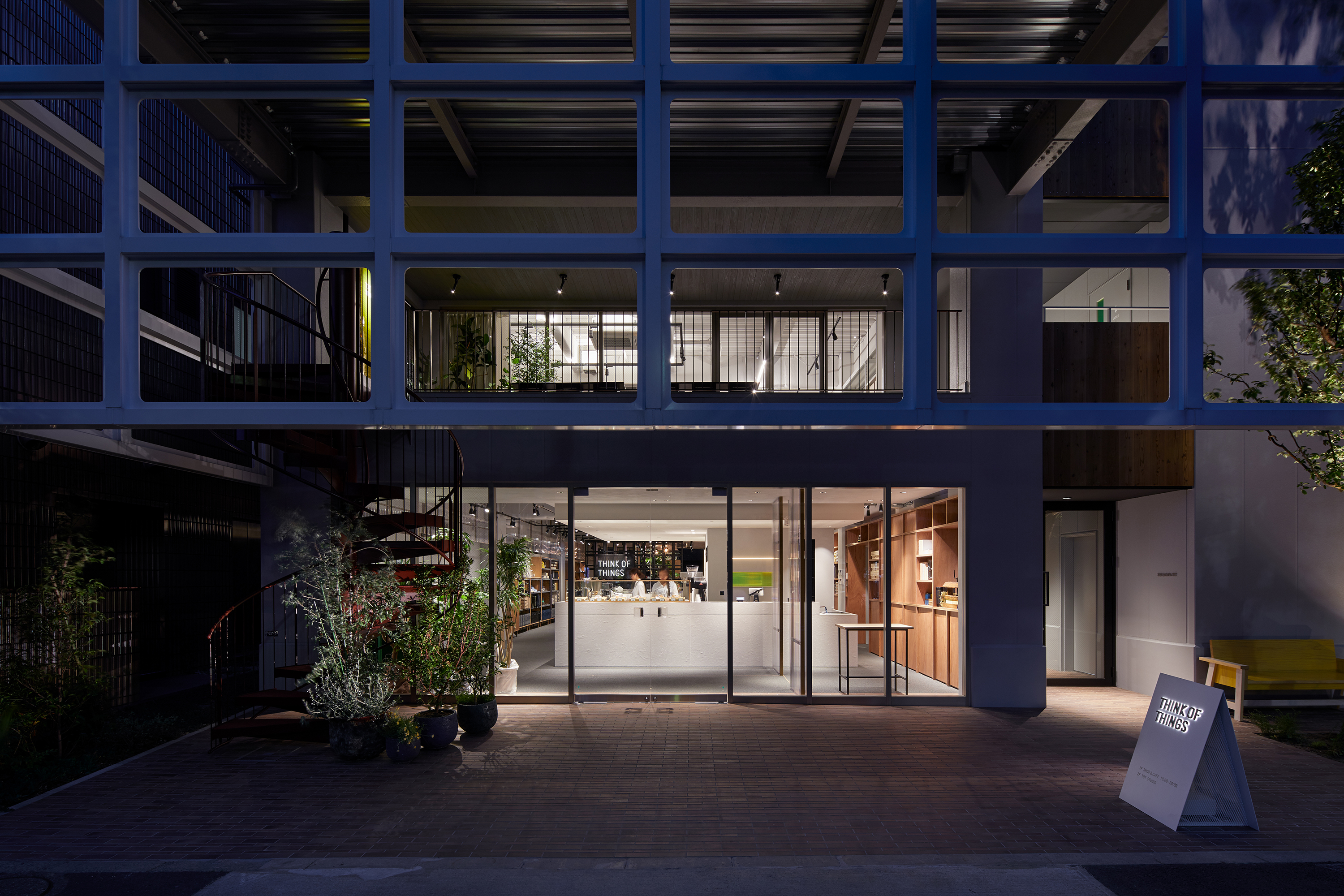 THINK OF THINGS オフィス画像23