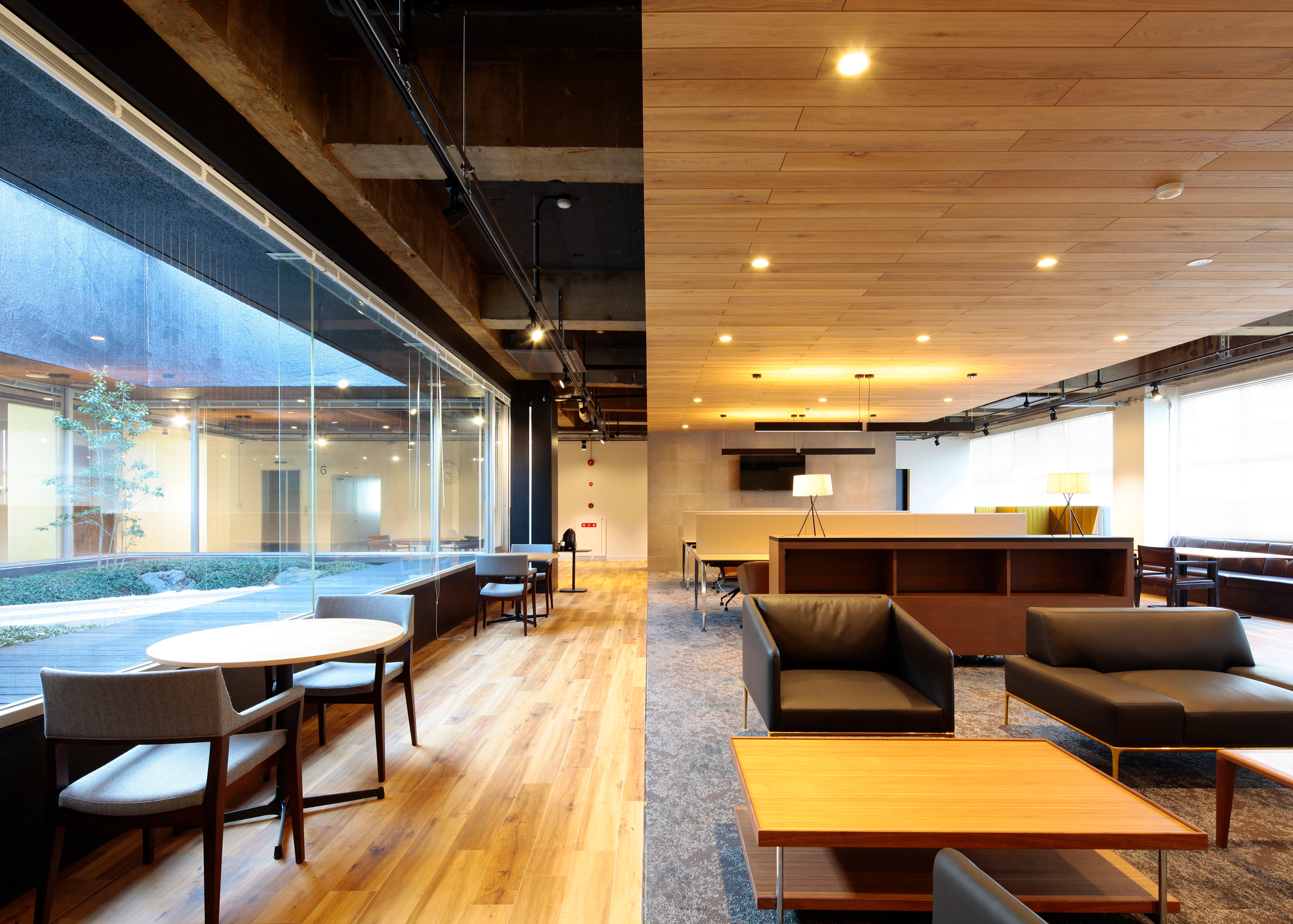 Trial Holdings Head Office オフィス画像02