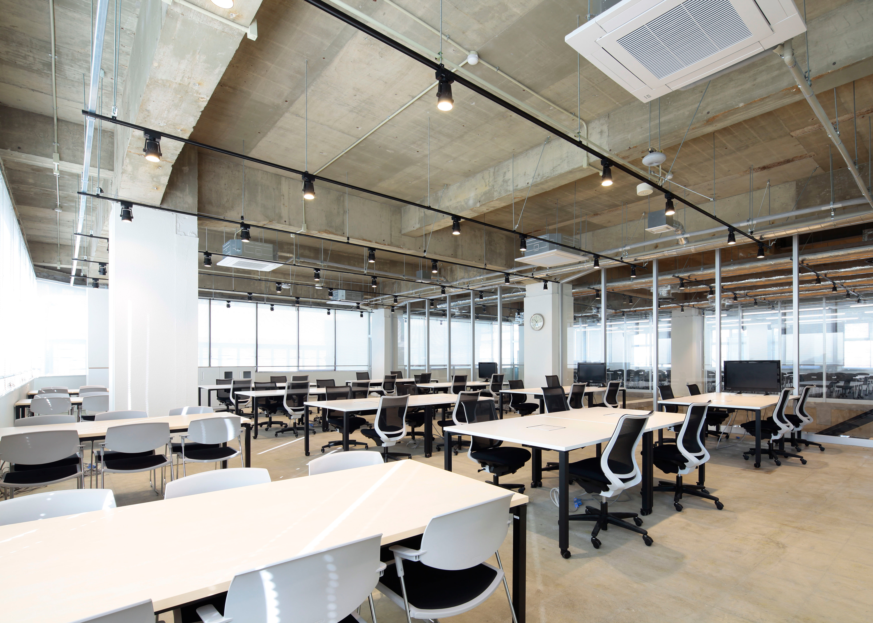 Trial Holdings Head Office オフィス画像03