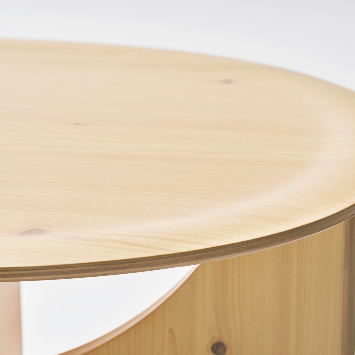 ym-01 Side Table | yuimori ｜yuimori｜特集｜家具｜コクヨ