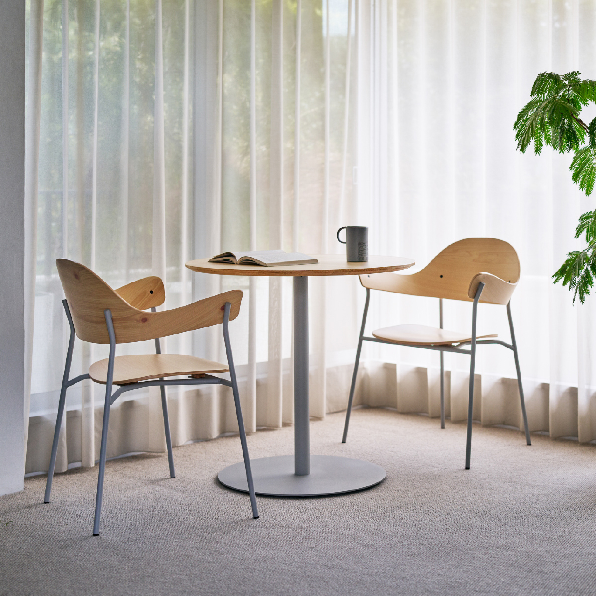 ym-02 Chair 4-Legs | yuimori ｜yuimori｜特集｜家具｜コクヨ