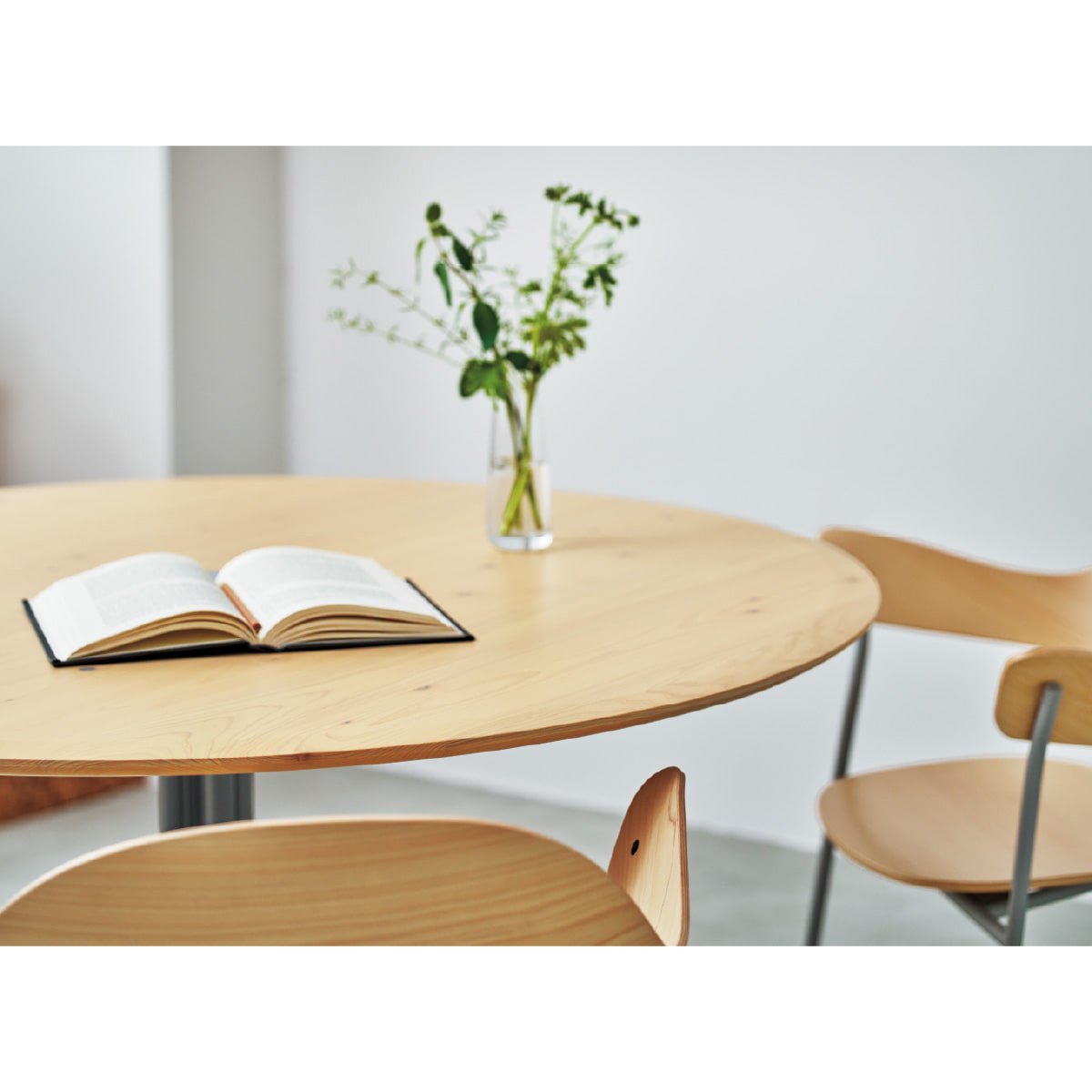 ym-04 Table Circle Top - size φ1200×H720 | yuimori ｜家具｜コクヨ