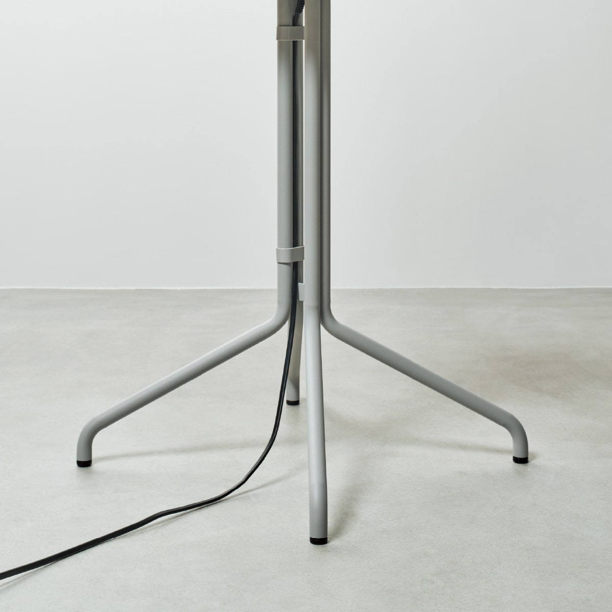 ym-04 Table Square Top - size W600×D800×H720 | yuimori ｜家具｜コクヨ