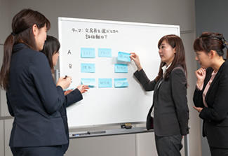 会議ファシリテーション研修の実施風景