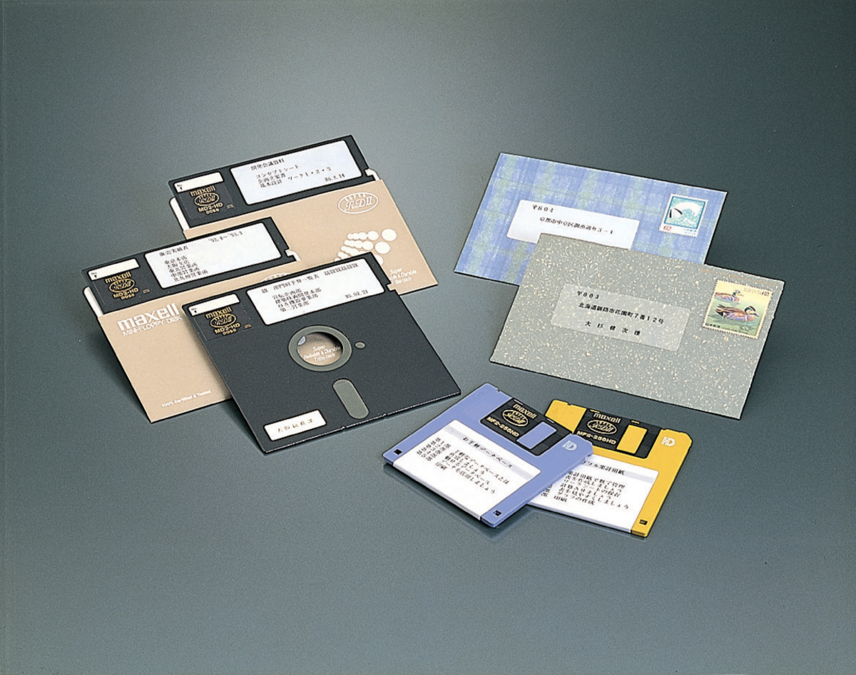 ワープロ用紙ラベル PT08 A4 14面 再はくりタイプ 5枚｜文具｜コクヨ