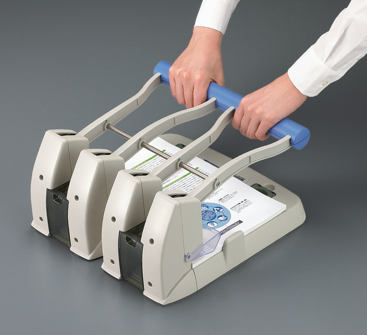 強力4穴パンチ PPC用紙約165枚｜文具｜コクヨ